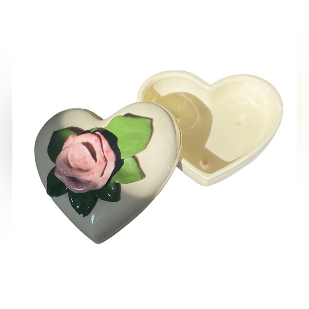 Rose Ceramic Heart Container - Picture 2 of 5